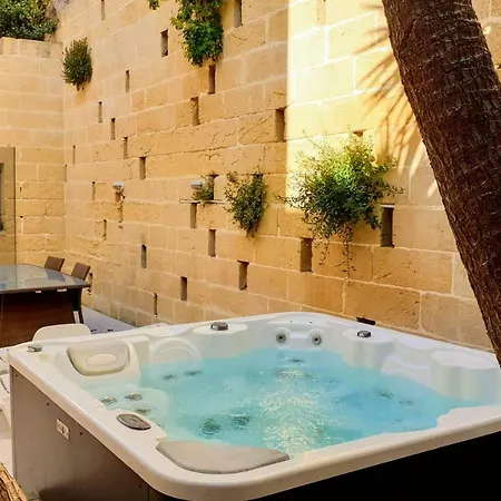 Homestay Seaside With Jacuzzi